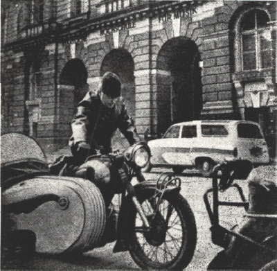 arnoldmatz_motorrad1_382x3701